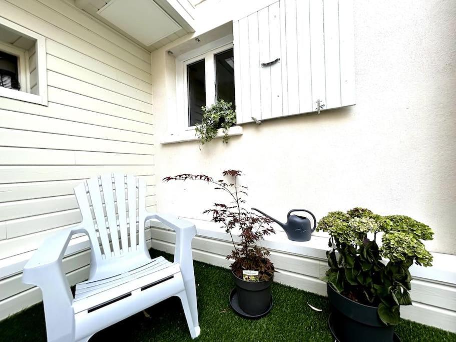 Cote Cour - Appartement En Plein Centre-Ville & Proche Des Thermes Рошвор Екстериор снимка