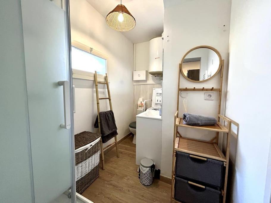 Cote Cour - Appartement En Plein Centre-Ville & Proche Des Thermes Рошвор Екстериор снимка
