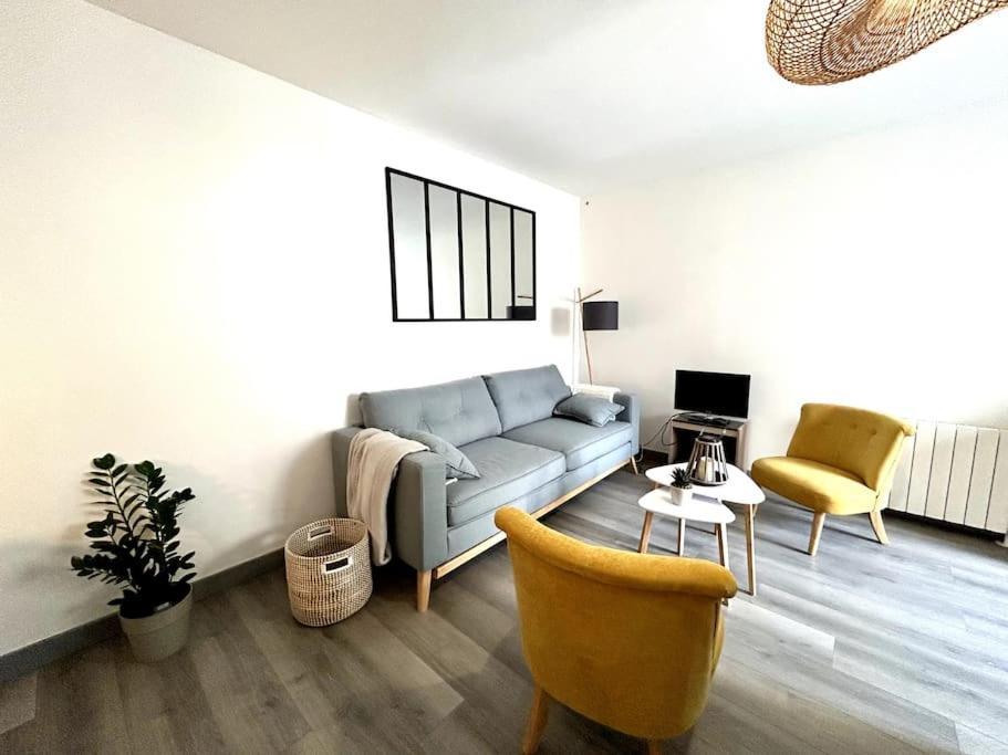 Cote Cour - Appartement En Plein Centre-Ville & Proche Des Thermes Рошвор Екстериор снимка