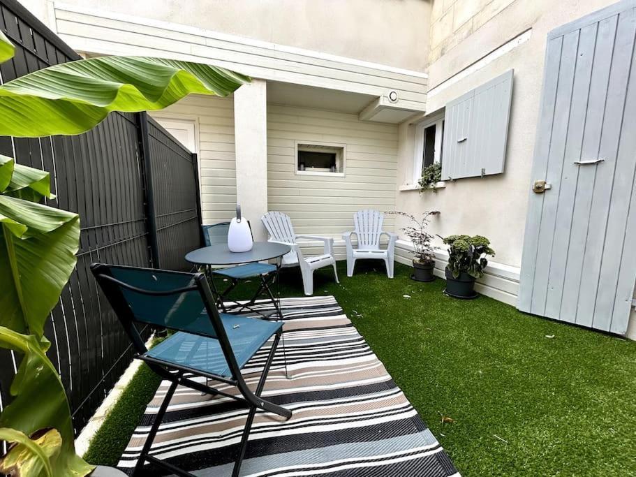 Cote Cour - Appartement En Plein Centre-Ville & Proche Des Thermes Рошвор Екстериор снимка